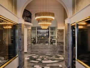 Hotel-Grand-Windsor-Entrance